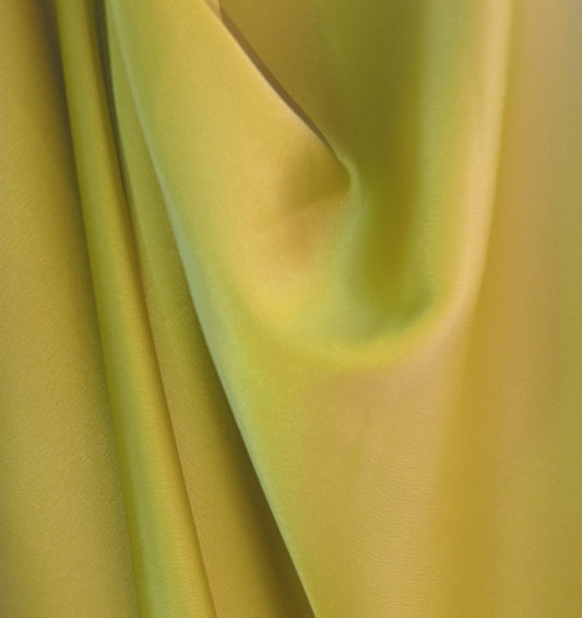 tissu satin vert huile